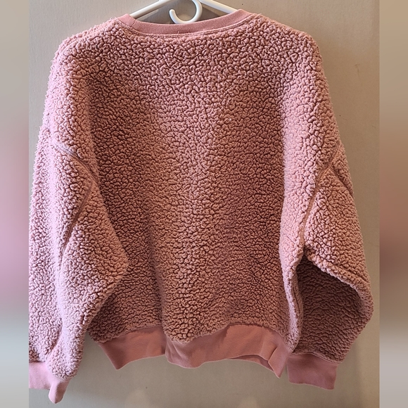 Like New! PINK Victoria's Secret Sherpa Pullover Crewneck Sweater - Picture 3 of 3